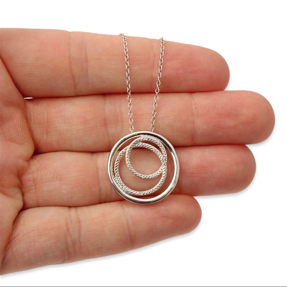 Estate Genuine Diamond Sterling Silver Pendant Necklace Interlocking Circle JWBR - Picture 2 of 6